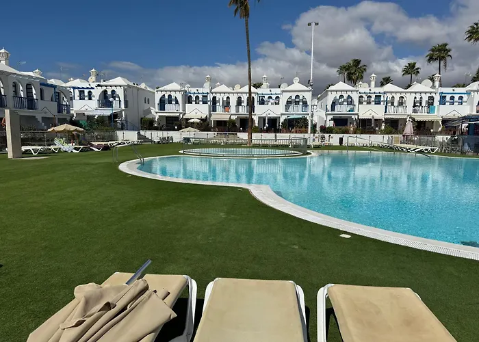 55 Playmar Wellness بيت للعطل *